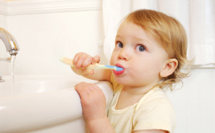 Ufak Çocukları Diş Hekimine Götürmek İçin Nedenler